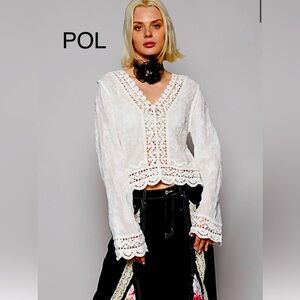 BP210-5🤍POL perfection in White Bell Sleeve  v-neck+back intricate lace top!